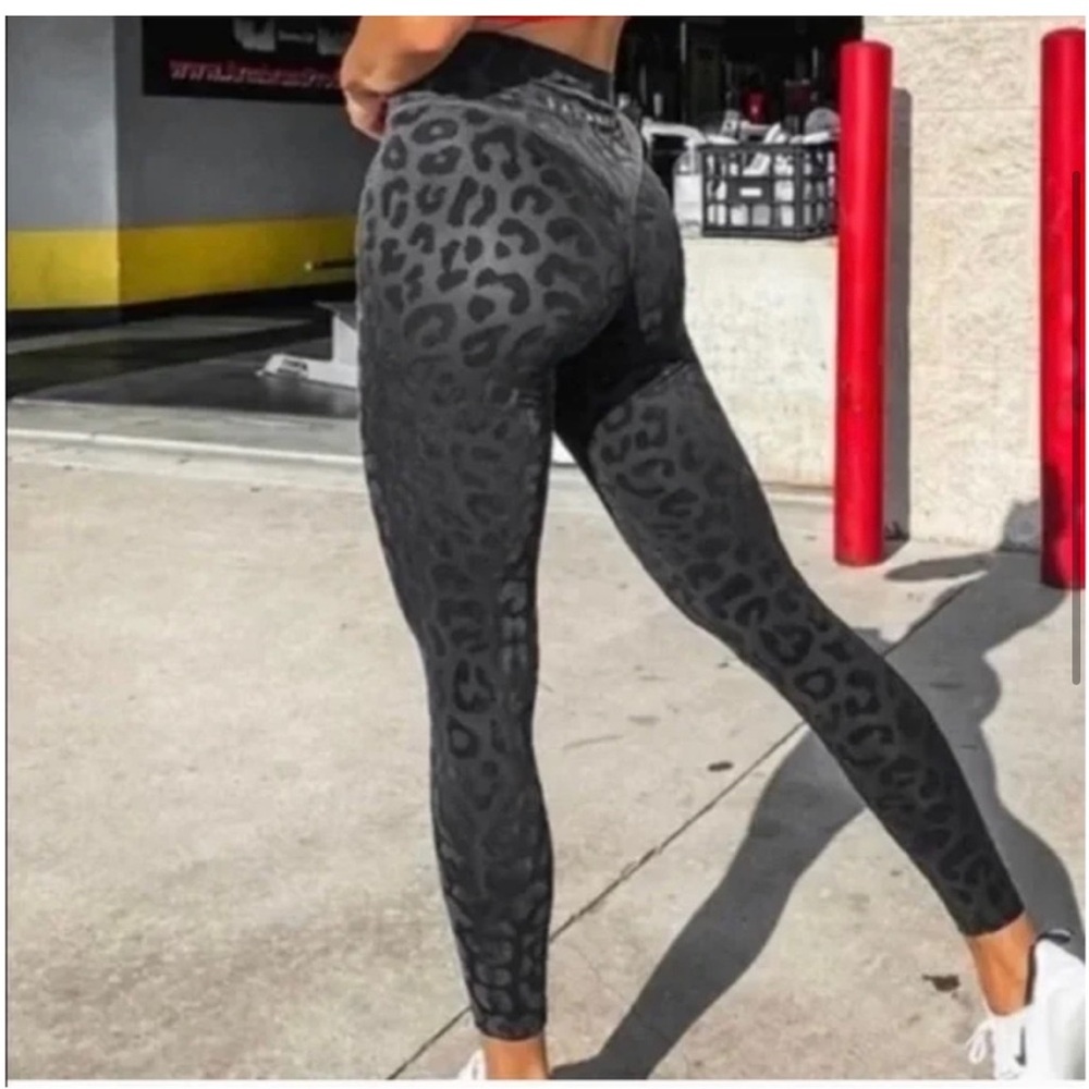 Kingdom Cheetah Print Black Leggings